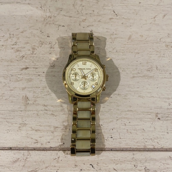 Michael Kors watch - Picture 1 of 3